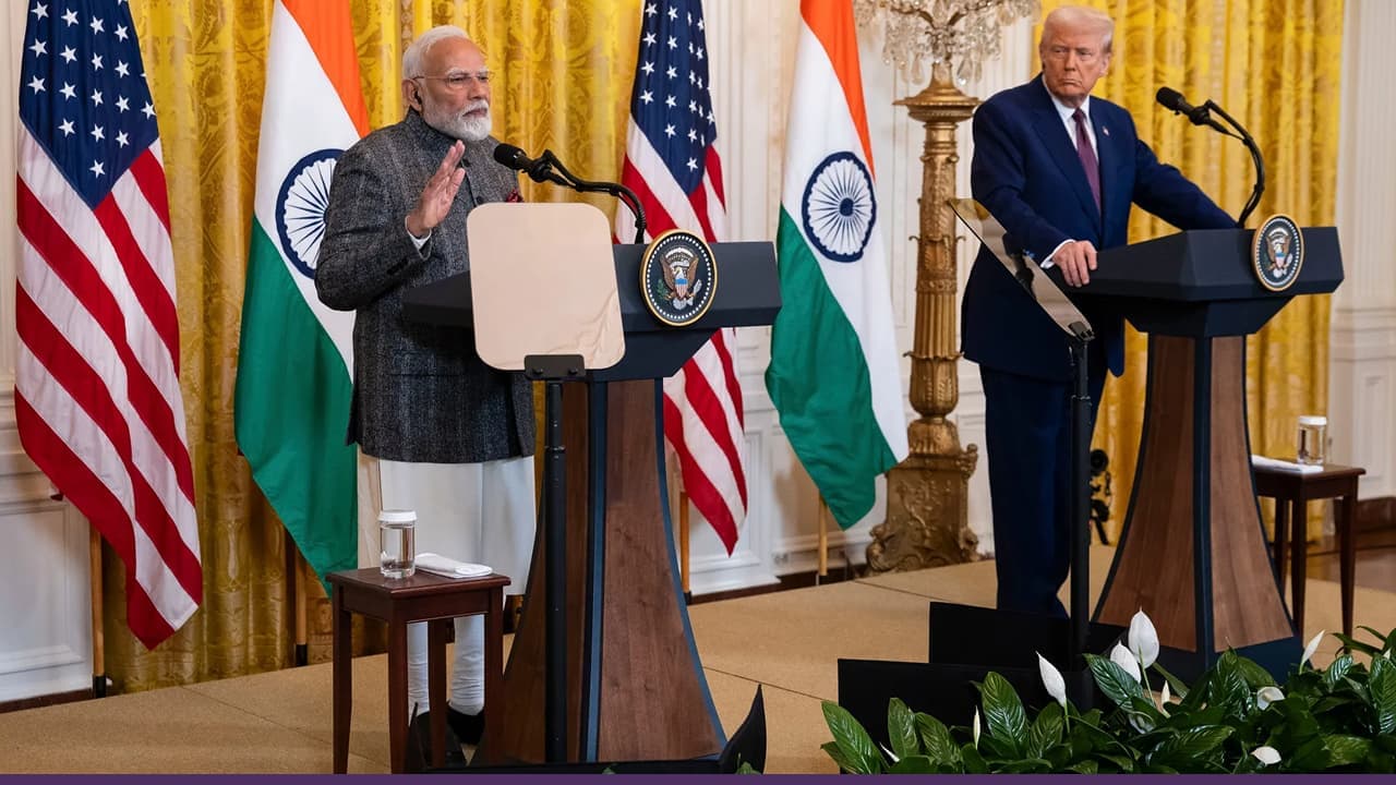 US and Indian leaders announce trade deal at podiums